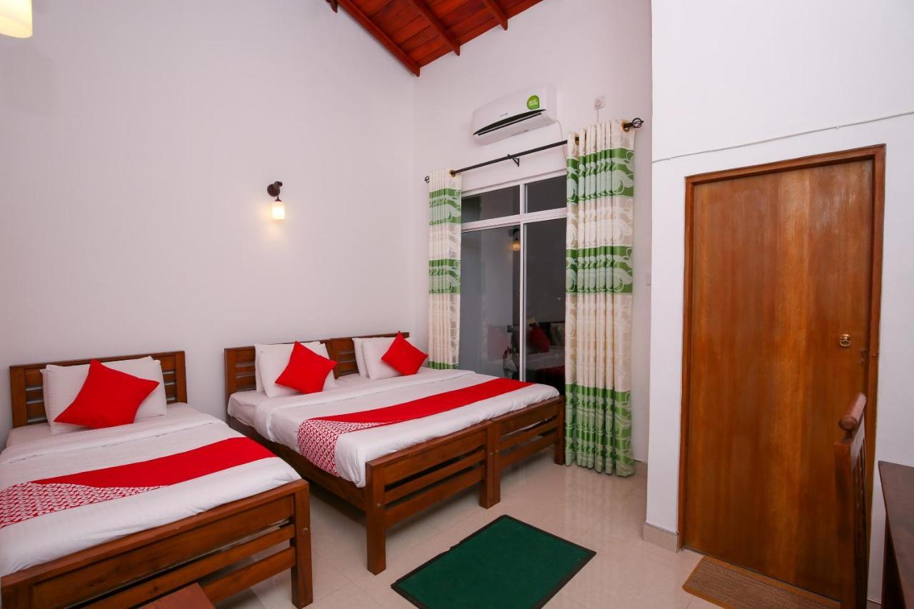Oyo 438 Sarala Residence Hotel Kandy Extérieur photo