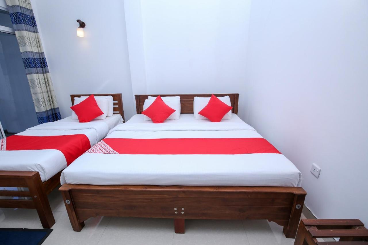 Oyo 438 Sarala Residence Hotel Kandy Chambre photo